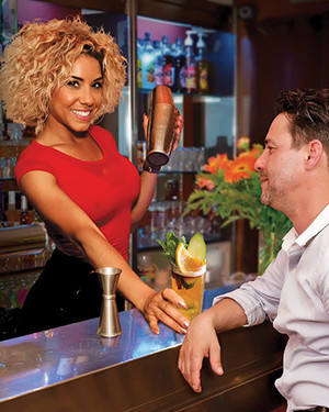 FGAW_LP_SelectionPhoto_360x450_RoseValerie_Barman